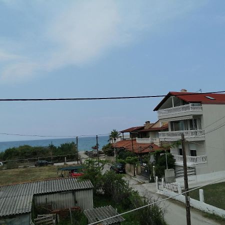 Ο Ακλόνητος Aparthotel Nea Mesagkala Exterior photo