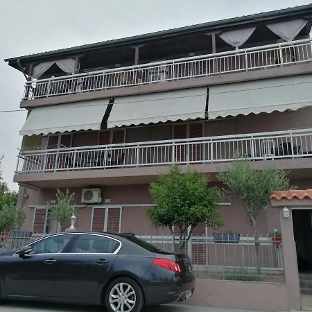 Ο Ακλόνητος Aparthotel Nea Mesagkala Exterior photo