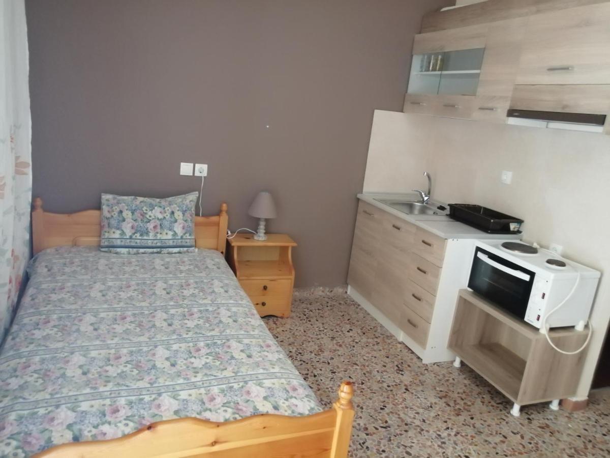 Ο Ακλόνητος Aparthotel Nea Mesagkala Exterior photo