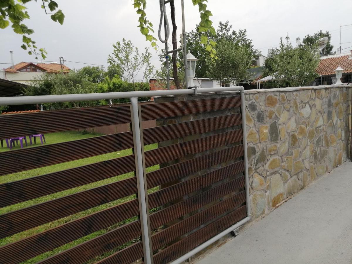 Ο Ακλόνητος Aparthotel Nea Mesagkala Exterior photo